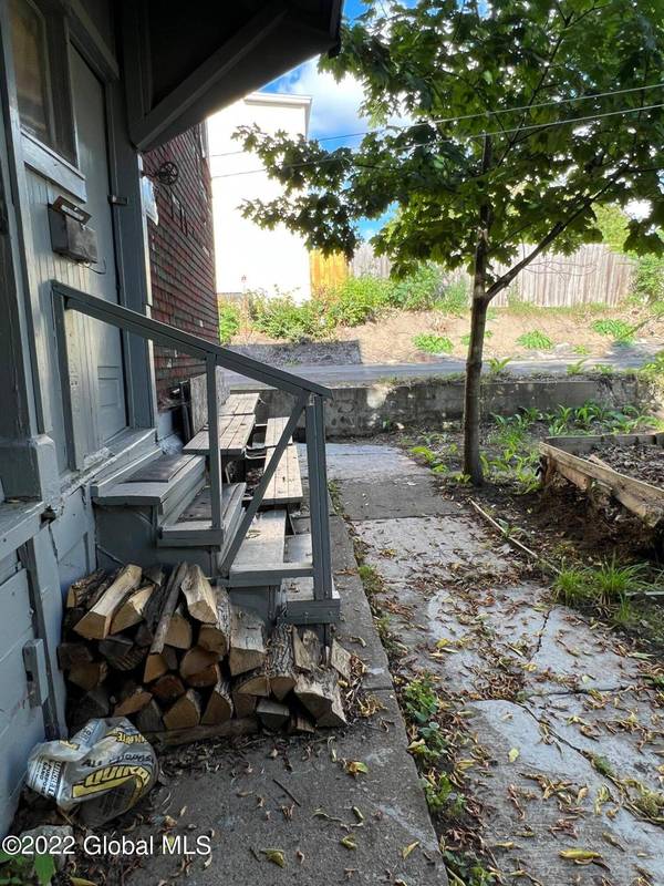 66 Reid Street, Amsterdam, NY 12010