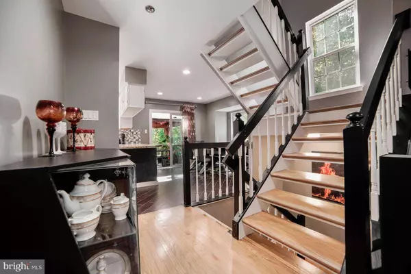 15473 WINDSONG LN, Dumfries, VA 22025