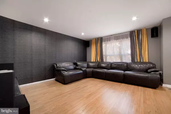 15473 WINDSONG LN, Dumfries, VA 22025