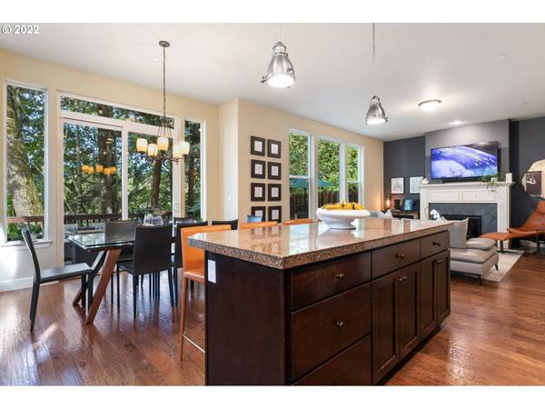 11525 NW KNIGHTSVIEW LN, Portland, OR 97229