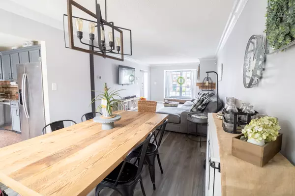 Bridgewater Townhome listed by Tom Ciccarone LIving Room Dining Room Combo