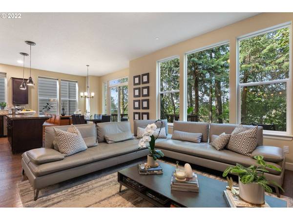 11525 NW KNIGHTSVIEW LN, Portland, OR 97229