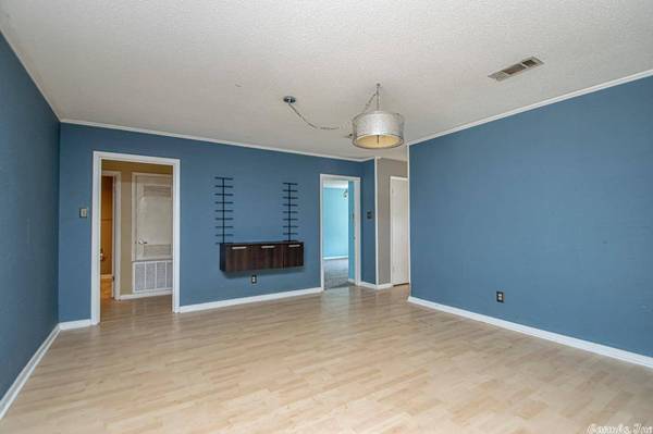 5 Lance Drive, Sherwood, AR 72120