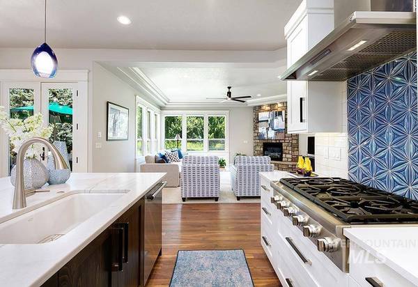 1506 S Lake Crest Way, Eagle, ID 83616