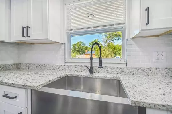 4715 E POINSETTIA AVE, Tampa, FL 33617