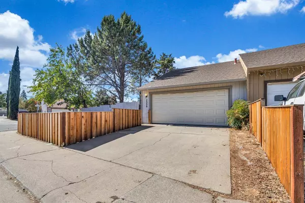 7566 Whisperwillow DR, Sacramento, CA 95828