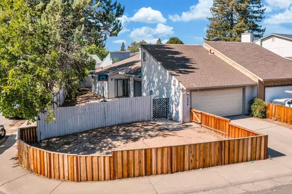 7566 Whisperwillow DR, Sacramento, CA 95828