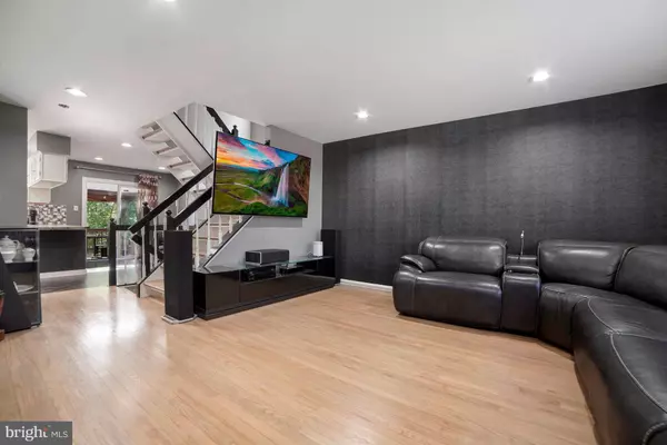 15473 WINDSONG LN, Dumfries, VA 22025