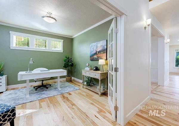 2517 E Mariposa Dr, Eagle, ID 83616