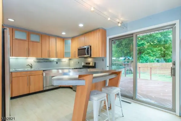 96 Deerfield Rd, West Caldwell Twp., NJ 07006