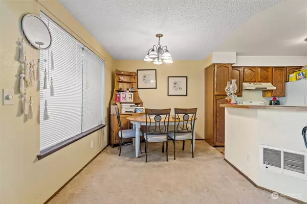 11416 SE 256th PL, Kent, WA 98030