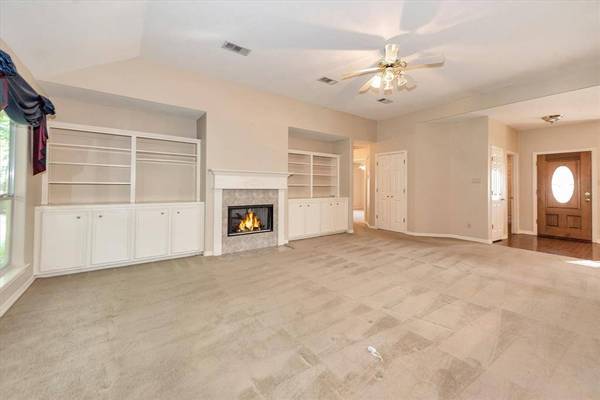 1457 River Oaks DR, Huntsville, TX 77340