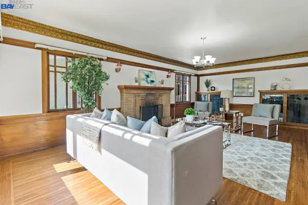 716 Mandana Blvd, Oakland, CA 94610