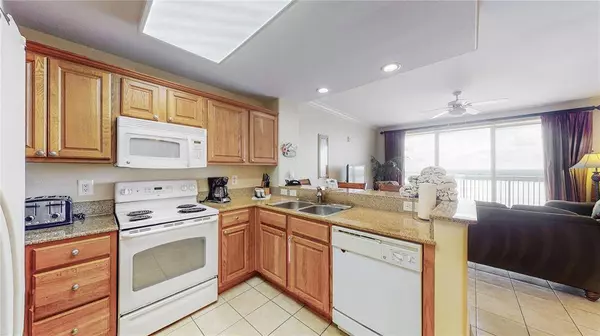 13415 BLUE HERON BEACH DR #1206, Orlando, FL 32821