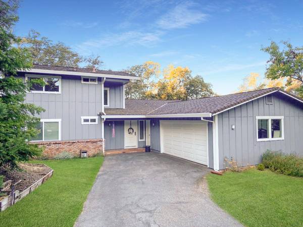 12561 Torrey Pines DR, Auburn, CA 95602