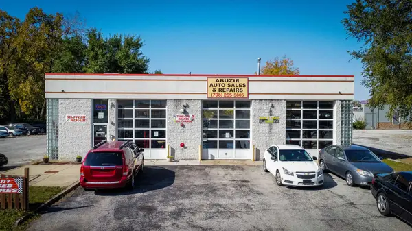 381 Blackhawk DR, Park Forest, IL 60466