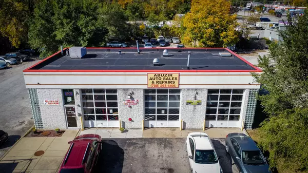 381 Blackhawk DR, Park Forest, IL 60466