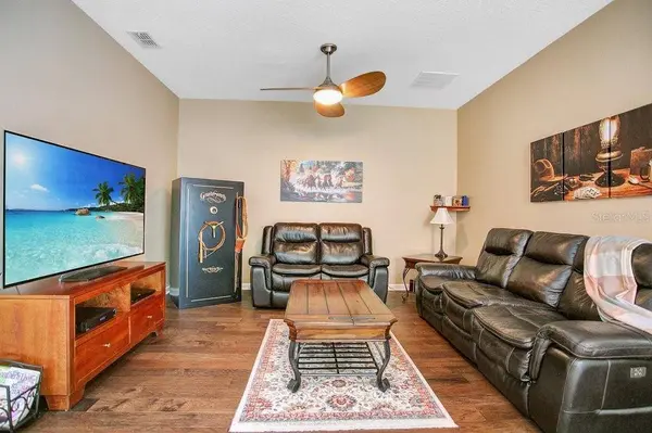 906 CARLYLE LN, Deland, FL 32724