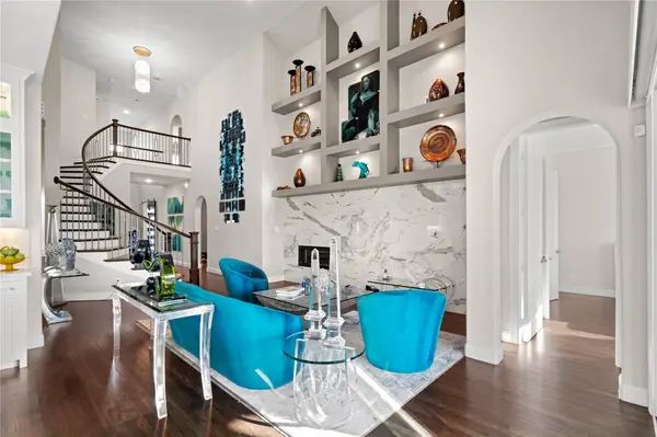 7649 Sonian Forest Drive, Irving, TX 75063