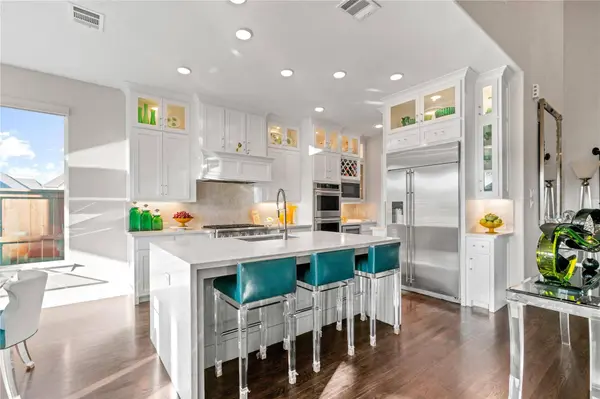 7649 Sonian Forest Drive, Irving, TX 75063