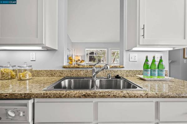 116 Marina Lakes Dr, Richmond, CA 94804