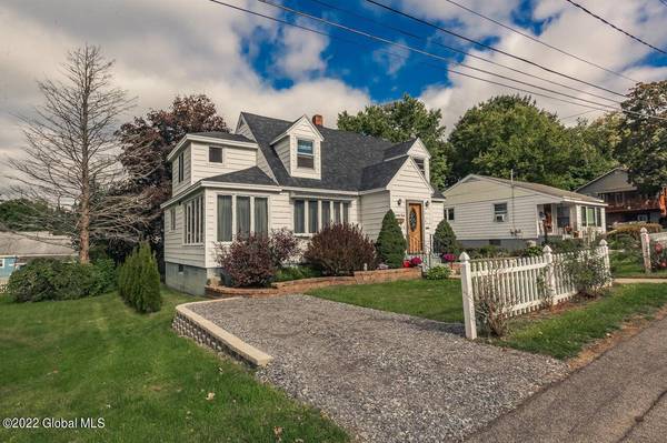 22 Fairmont Avenue, Amsterdam, NY 12010