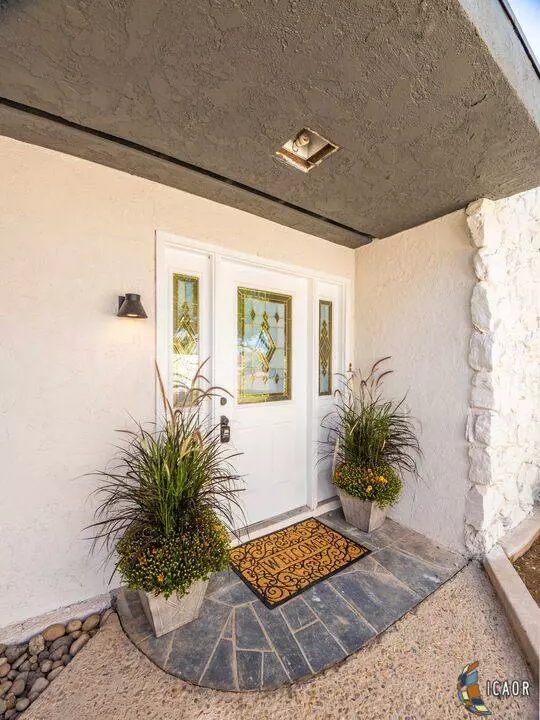 1295 Westwind Dr, El Centro, CA 92243