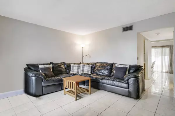 5030 Elmhurst RD D, West Palm Beach, FL 33417