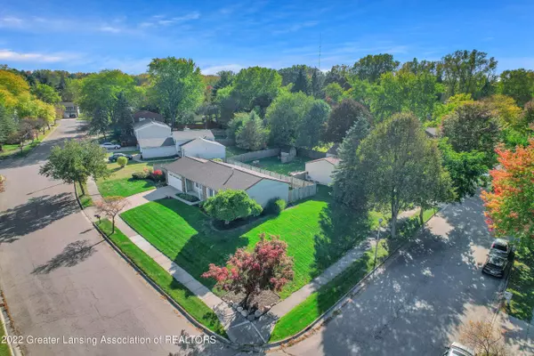 6002 Rockingham Drive, Lansing, MI 48911