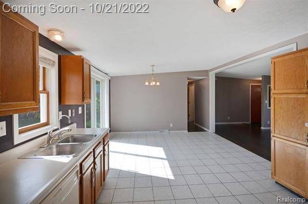 21742 Magnolia, Macomb Twp, MI 48044