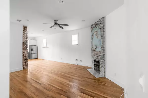 40 Poinsett Street, Charleston, SC 29403