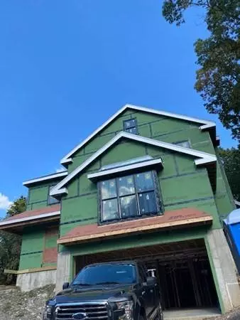 73 Saint Mary St, Needham, MA 02494