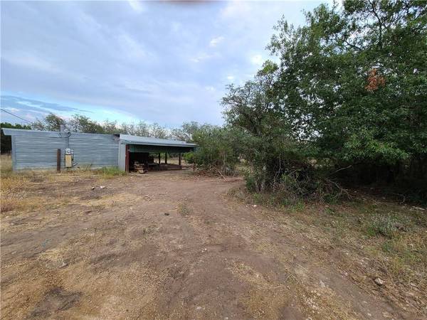 8755 S Us Highway 183, Briggs, TX 78608