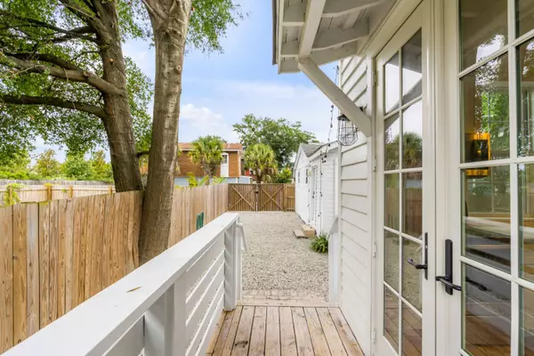 40 Poinsett Street, Charleston, SC 29403