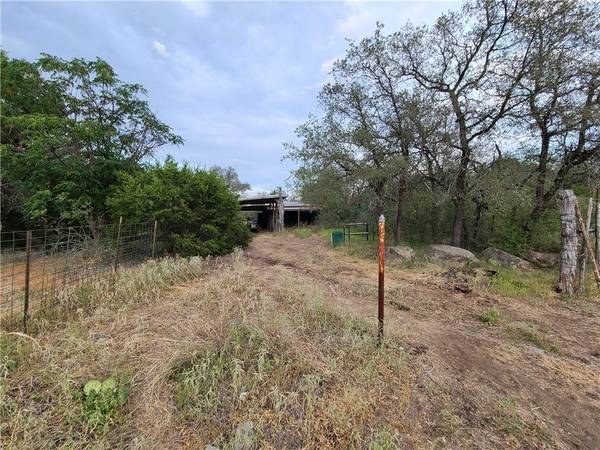 8755 S Us Highway 183, Briggs, TX 78608