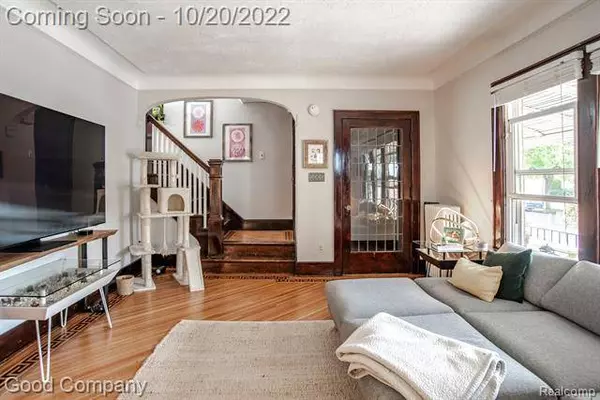 16502 WILDEMERE Street, Detroit, MI 48221