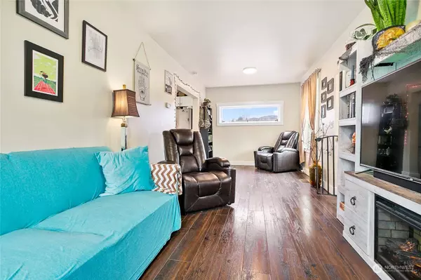 17791 Colony RD, Bow, WA 98232