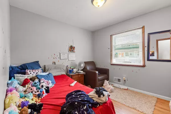 5641 Perry AVE N, Crystal, MN 55429