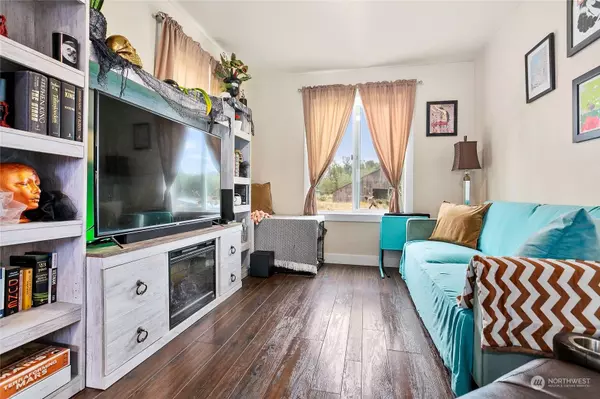 17791 Colony RD, Bow, WA 98232