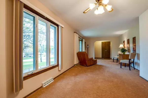 3750 Raintree Rd, Windsor, WI 53590