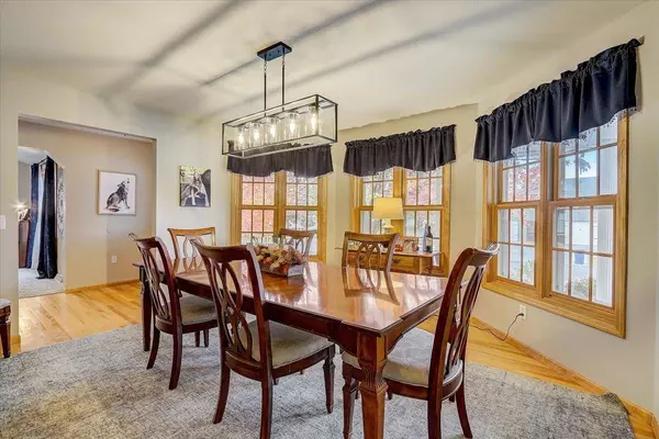 614 Worthington Way, Waunakee, WI 53597