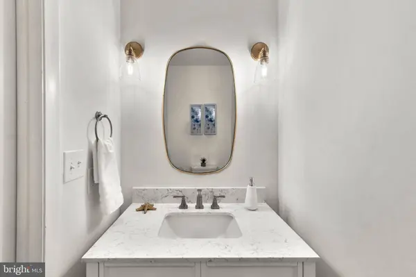 6118 BUCKINGHAM MANOR DR, Baltimore, MD 21210