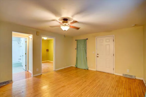 2353 Superior St, Madison, WI 53704