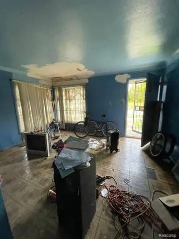 13344 GLENFIELD Street, Detroit, MI 48213