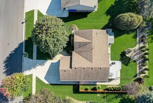 1019 Monteray Ln, Waunakee, WI 53597