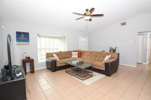 11511 HUGGINS ST, Leesburg, FL 34788