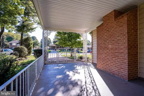 14808 CRANOKE ST, Centreville, VA 20120