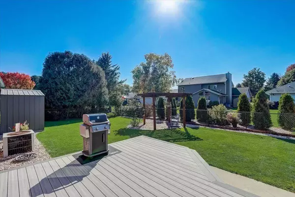 1019 Monteray Ln, Waunakee, WI 53597