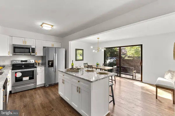 6118 BUCKINGHAM MANOR DR, Baltimore, MD 21210