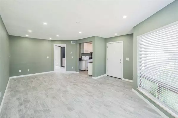 4376 AQUA VISTA DR #F, Orlando, FL 32839